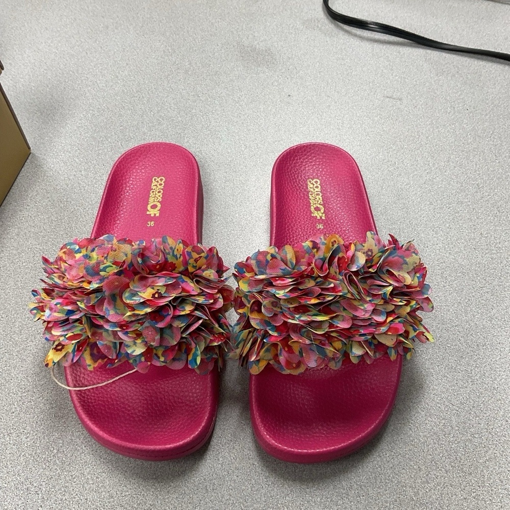 NWT Colors Of California Womens Slides Size 36
